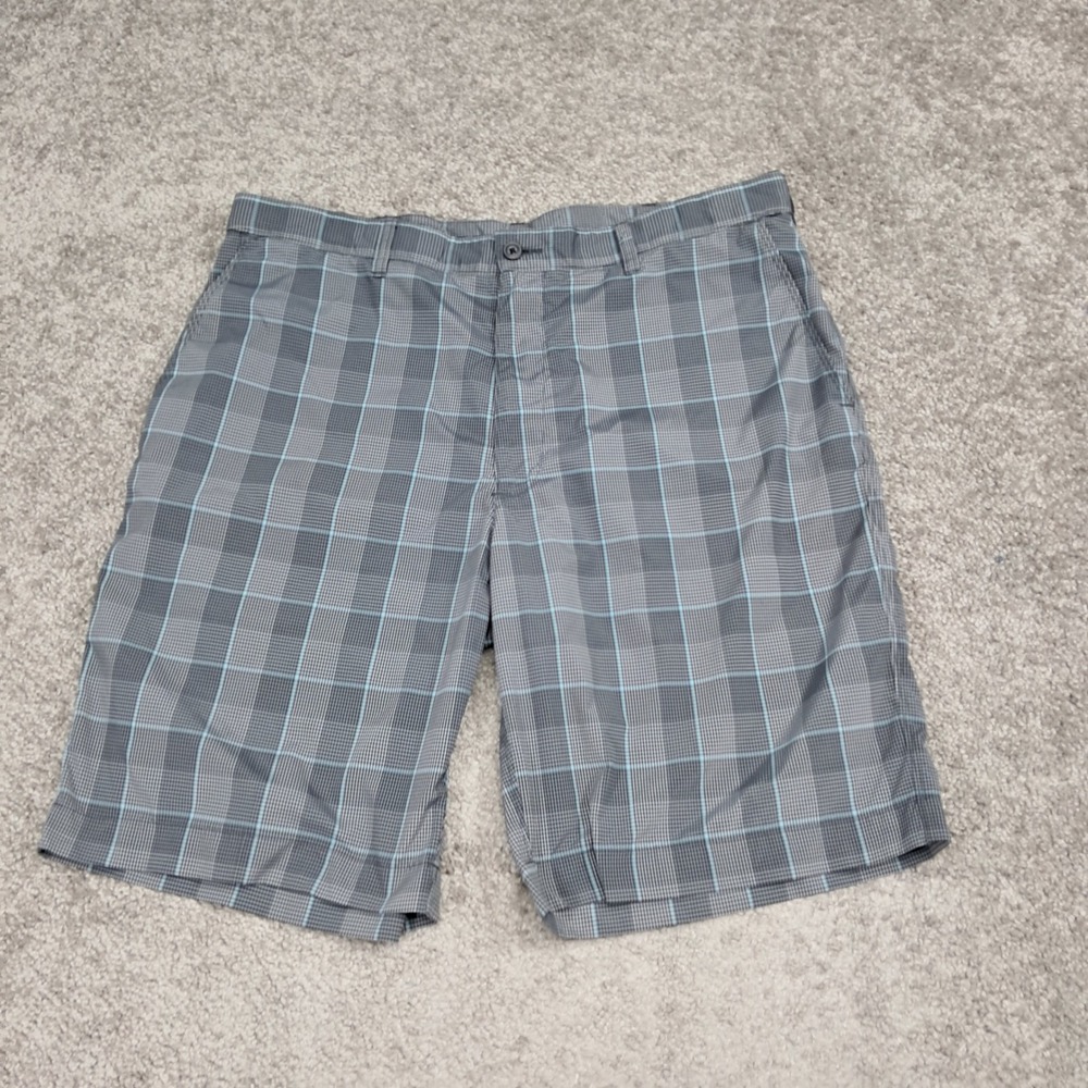 PGA Tour Mens Grey Blue Plaid Golf Shorts Size 36 Flat Front Performance Active